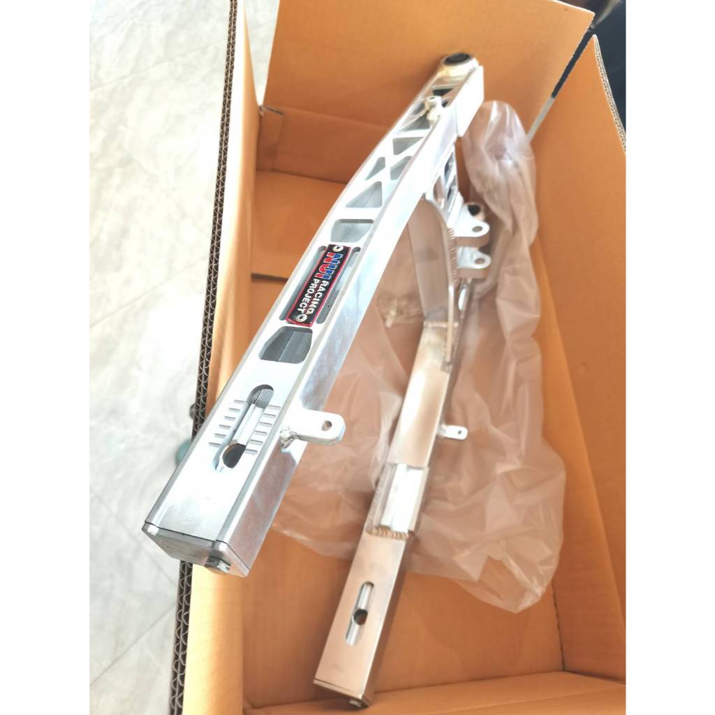 สวิงอาร์ม MSX เจาะลายสามเหลี่ยมสวยมาก ทรง KR NUI RACING ของแท้100%จากโรงงาน (ขนาดเท่าเดิม)