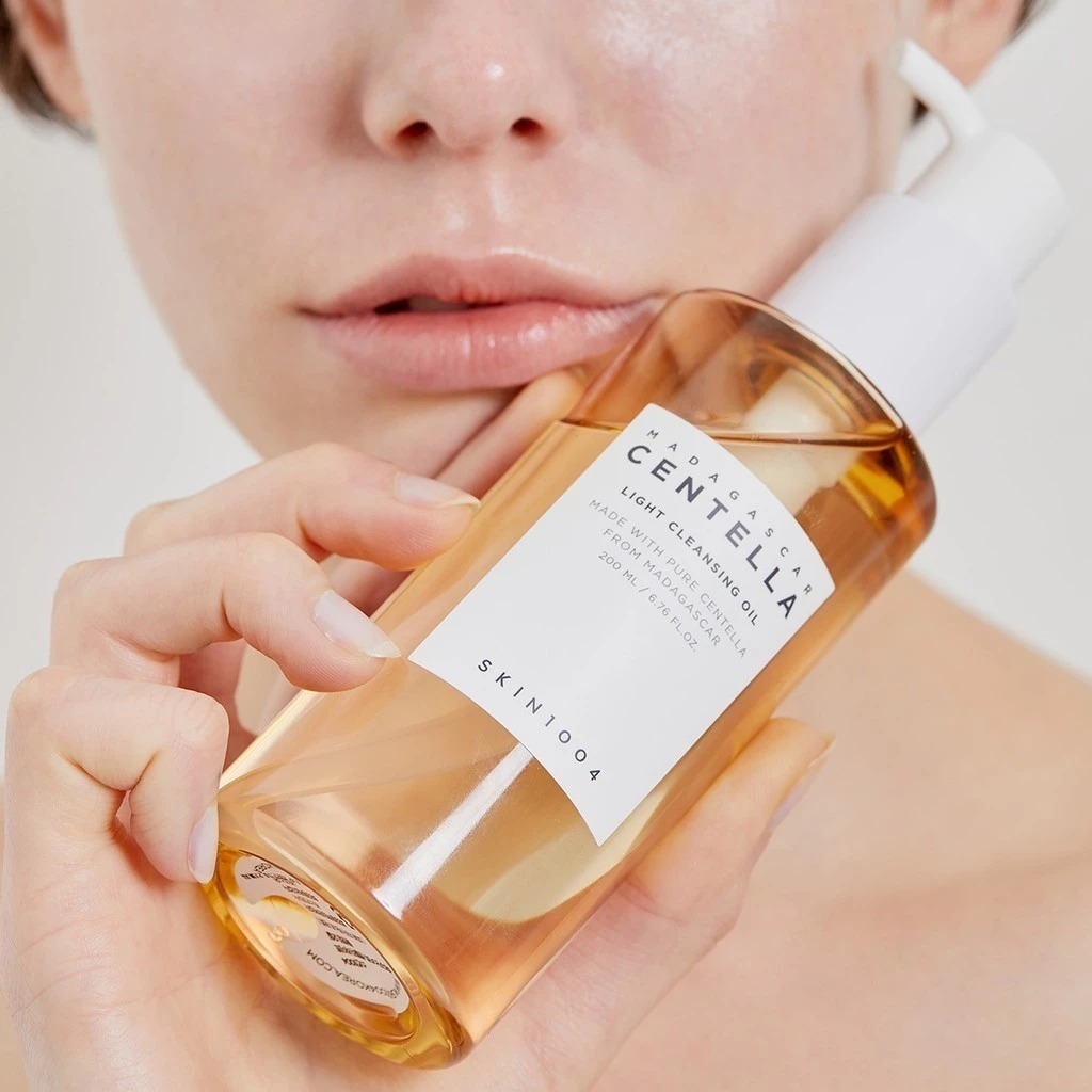 SKIN1004 Madagascar Centella Light Cleansing Oil 200 ml.