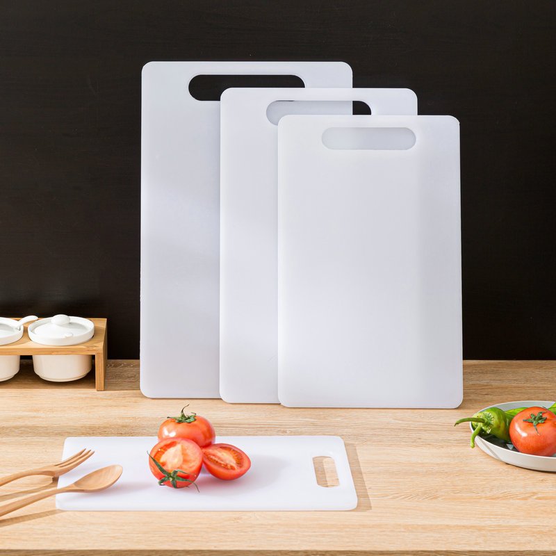 เขียงพลาสติกเหลี่ยม 3ขนาด เขียงแอนตี้แบคทีเรีย มีที่แขวน เขียงหั่นผักผลไม้ Plastic cutting board