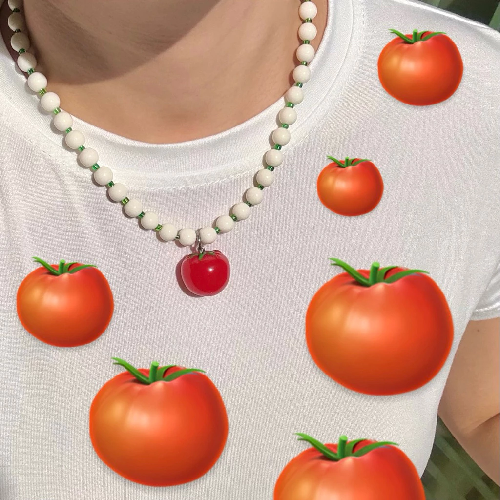Piing me Necklace | สร้อยคอลูกปัดเม็ดใหญ่สีขาว (8 mm) สลับลูกปัดเม็ดเล็กพร้อมจี้มะเขือเทศ