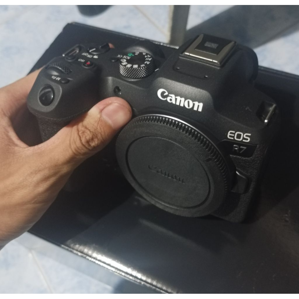 กล้อง Canon Eos R7 + EF S 18-135mm. F3.5 - F5.6 IS USM (มือสอง)