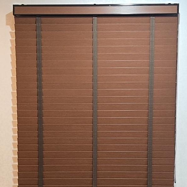 ตกแต่งบ้าน มู่ลี่ไม้ มู่ลี่โฟมวูด Foamwood Blinds - A25-02 Walnut ขนาดใบ 50mm. ส่งด่วน สั่งเลย