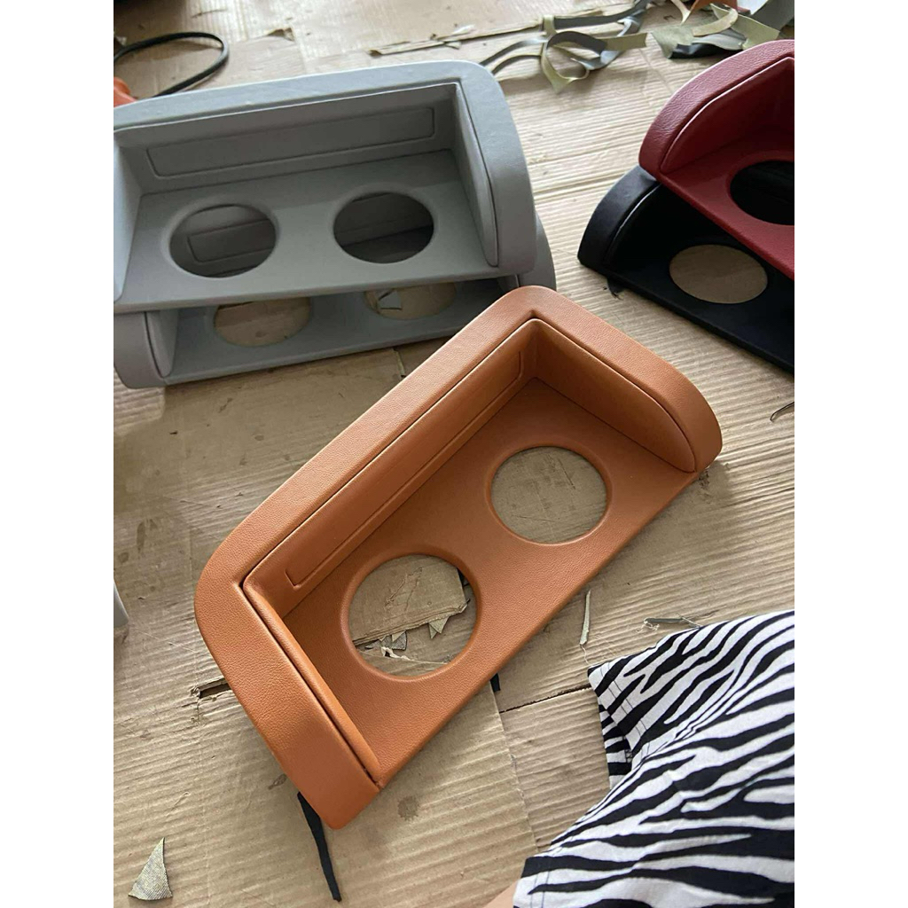 เกะวางแก้วหน้ารถสำหรับรถตู้คอมมูเตอร์ปี05-ปี2018 - รูปที่ 2