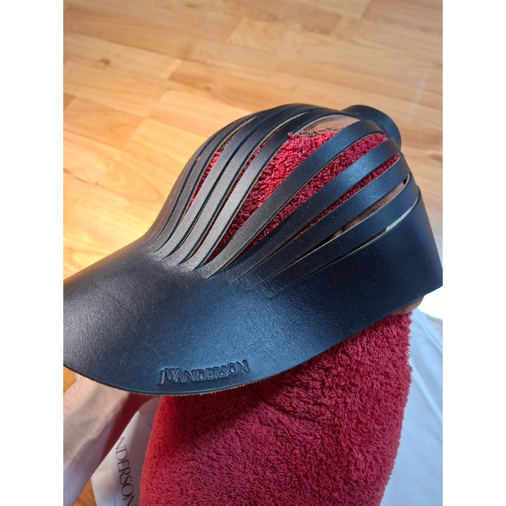 หมวก JW anderson หนังแท้