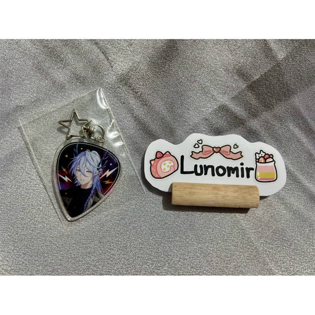 Aruna Shuun keychain PixelaWorld 2023