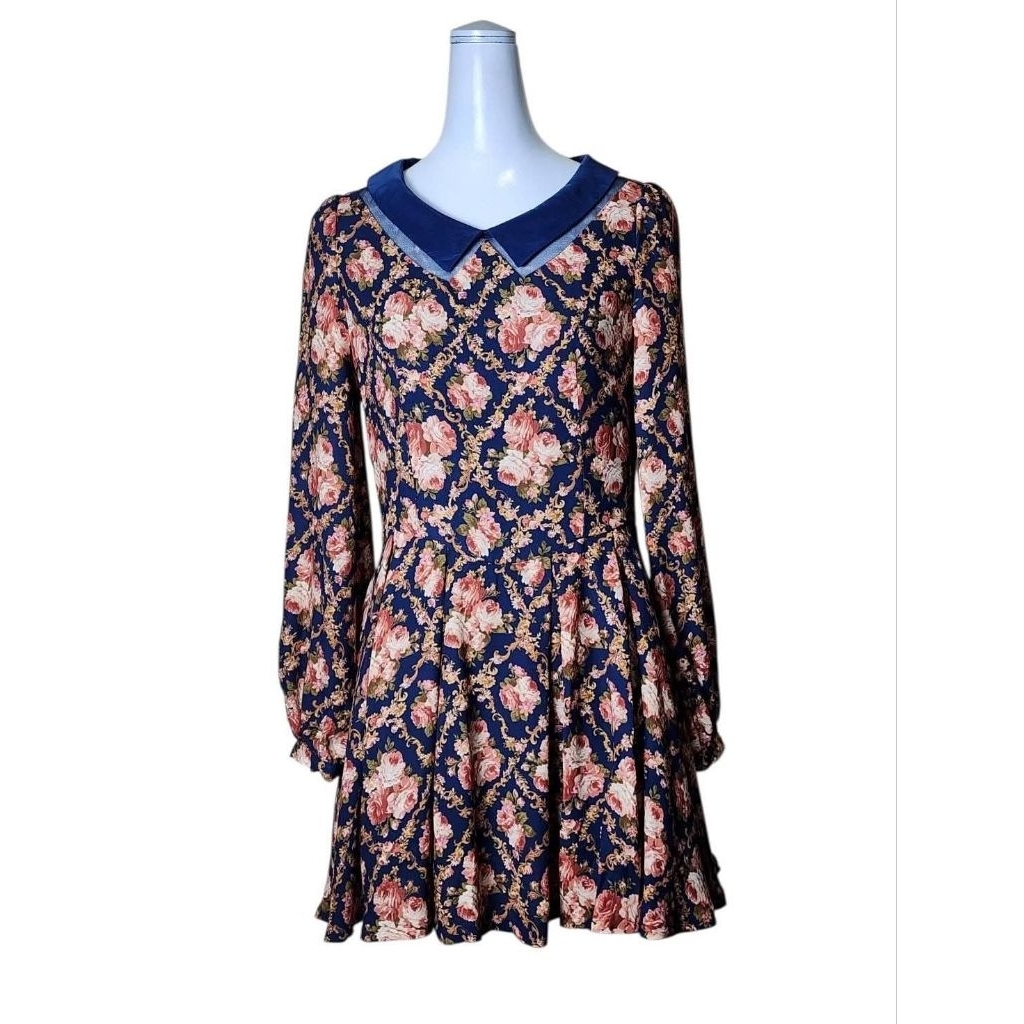 เดรสลายดอกไม้ Liz Lisa