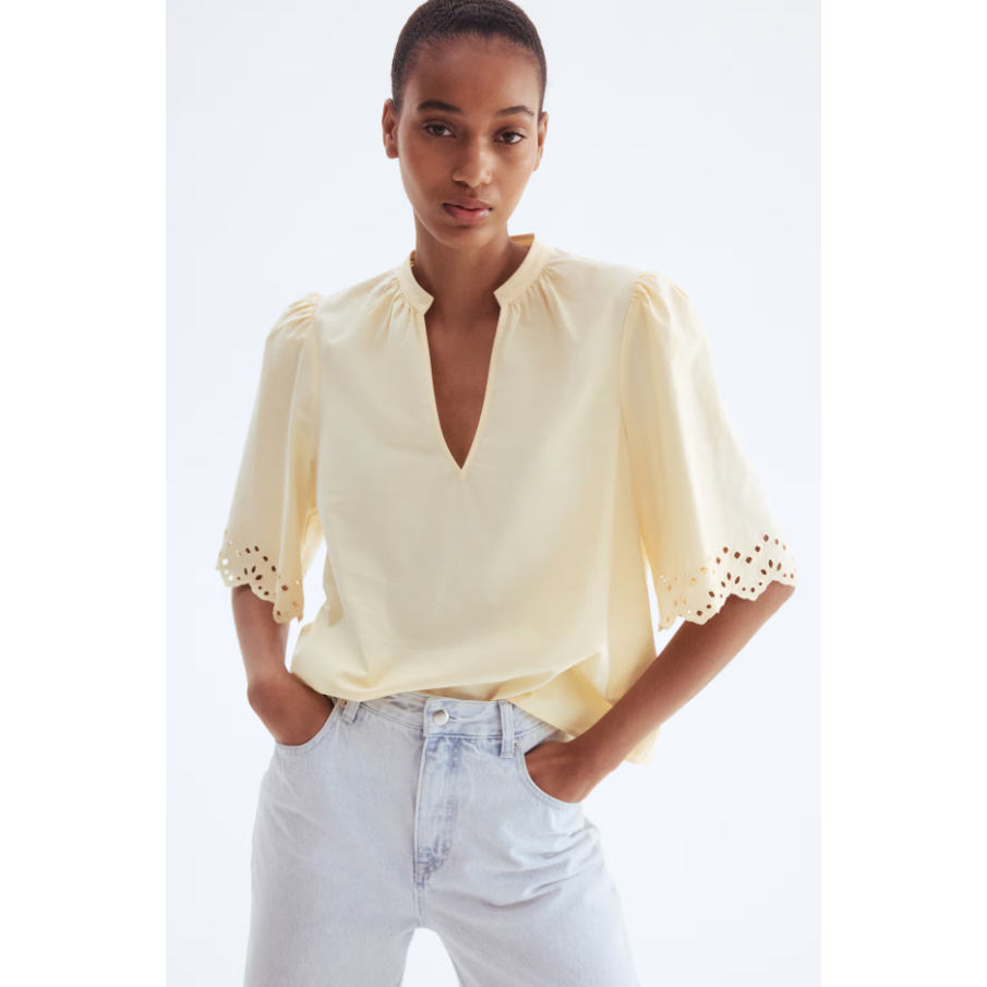 H&M(เอชแอนด์เอ็ม) เสื้อเบลาส์แขนยาวผ้าคอตตอน Broderie anglaise ผู้หญิง 1292621 - รูปที่ 5