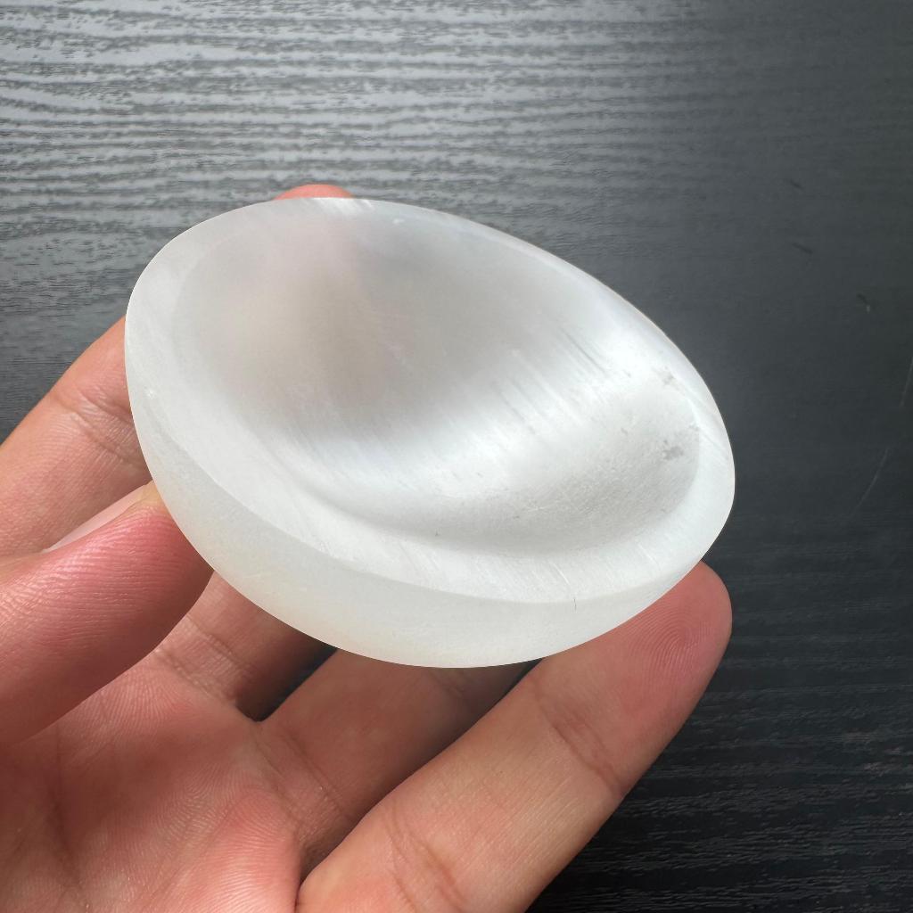 Selenite Round Bowl for Crystals/ชามเซเลไนต์กลม สำหรับวางคริสตัล ชำระล้างพลังงาน และตกแต่งบ้าน | หินสีขาวขัดมัน ขนาด