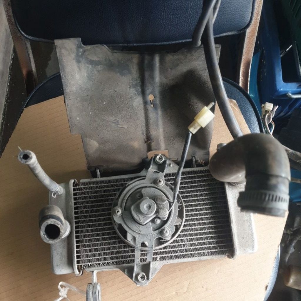 หม้อน้ำ M slashหม้อน้ำ M slashหม้อน้ำ M slash