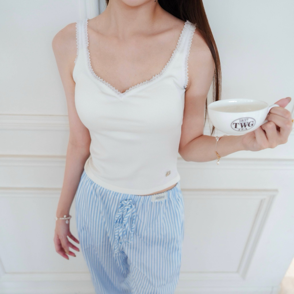 Serlyn | Elle top เสื้อกล้ามมีบราในตัว! ผ้านิ่มขอบลูกไม้