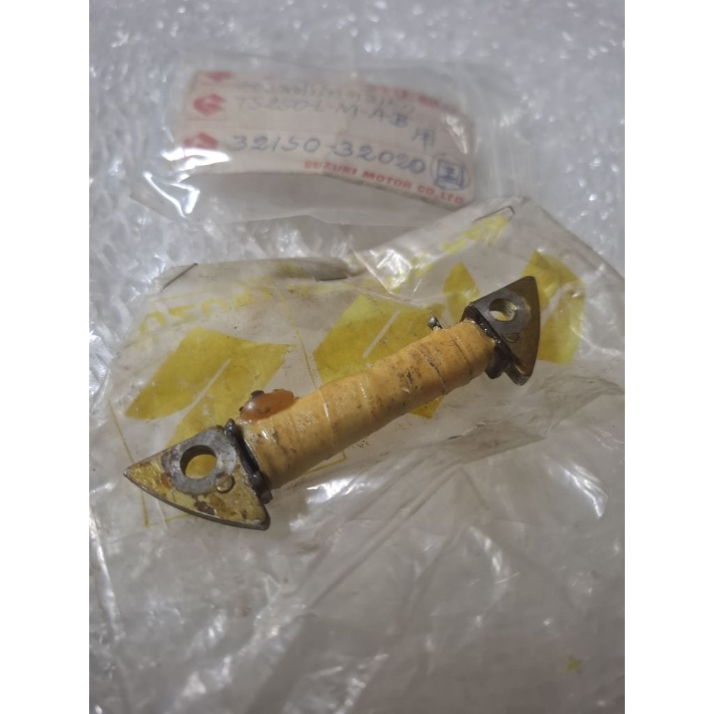 คอยล์สตราท์ตัวเล็กใส่ Suzuki TS250-TS250A-TS250K ของแท้ญี่ปุ่นใหม่เก่าเก็บสภาพสวยๆพร้อมใส่ใช้งาน