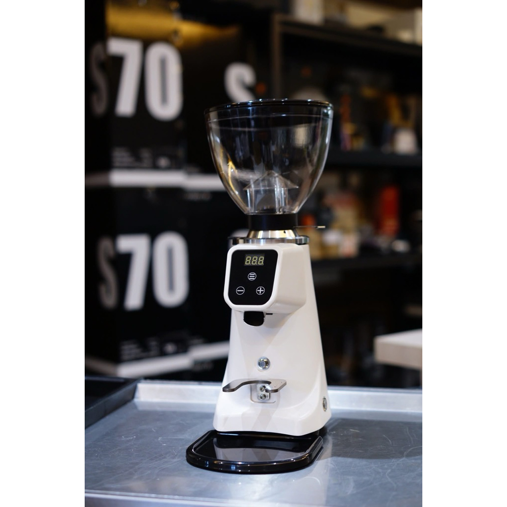 TYPHOON C3 เครื่องบดกาแฟไซส์มินิ เฟือง stainless steel ขนาด 64mm รับประกันศูนย์ไทย 1 ปี