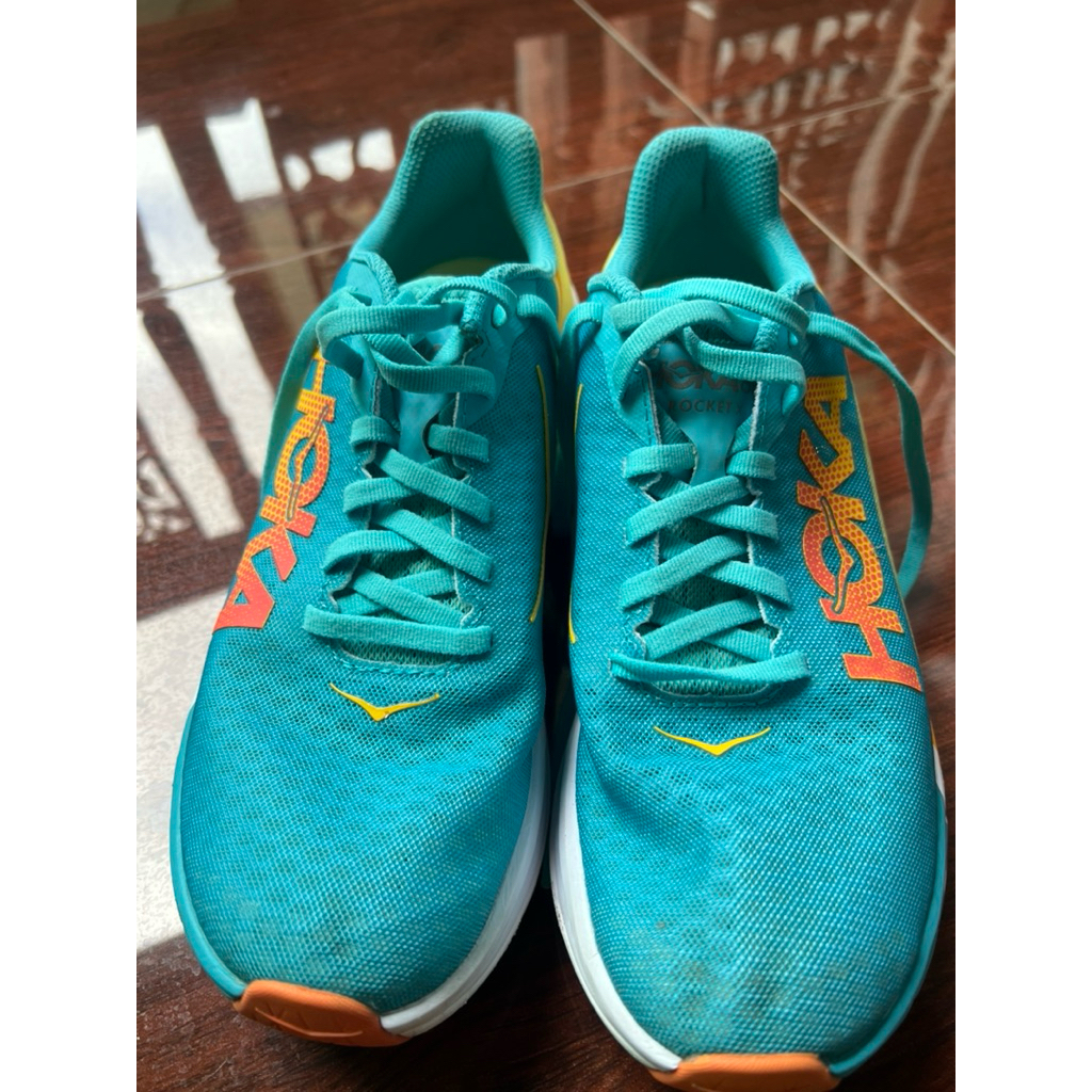 รองเท้าวิ่งออกกำลังhoka