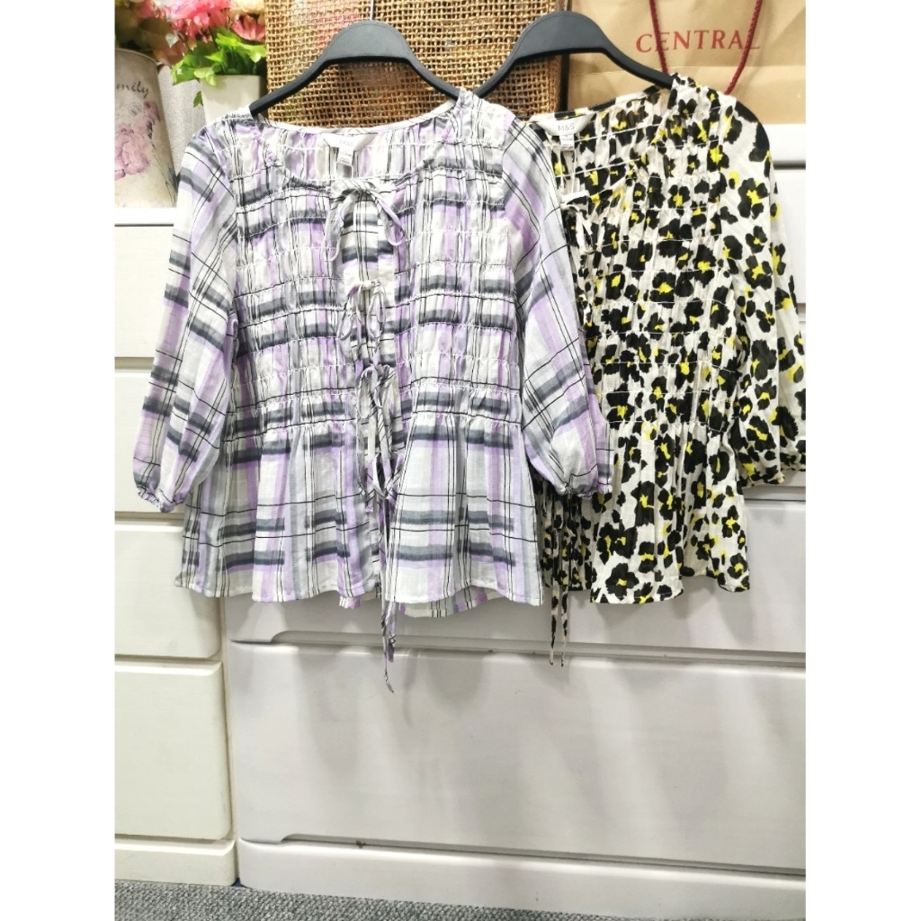 Mเสื้อคอกลม​ ผูกอก​ ลายสก็​อตม่วง​ และลายเสือ
