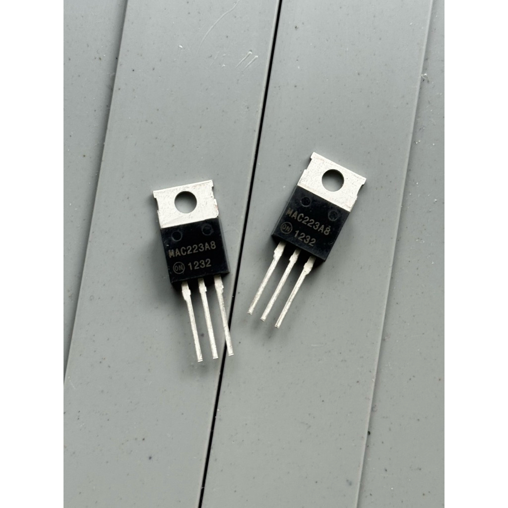 MAC223A8 ไดเอค25A Triac This Triac is packaged in TO-220