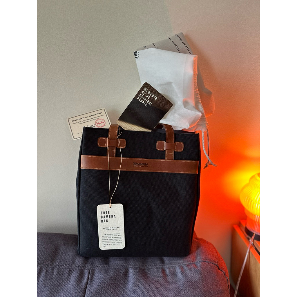 Memento bag - Tote camera bag size M สีดำ กระเป๋า tote ใส่กล้องและโน๊ตบุ๊ค