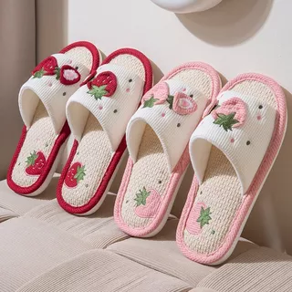 🔆ใหม่🔆(SH-1-33) รองเท้าสลิปเปอร์ ปักลายสตอเบอร์รี่ รองเท้าผ้าใส่เดินในบ้าน พื้นกันลื่น ชายและหญิง