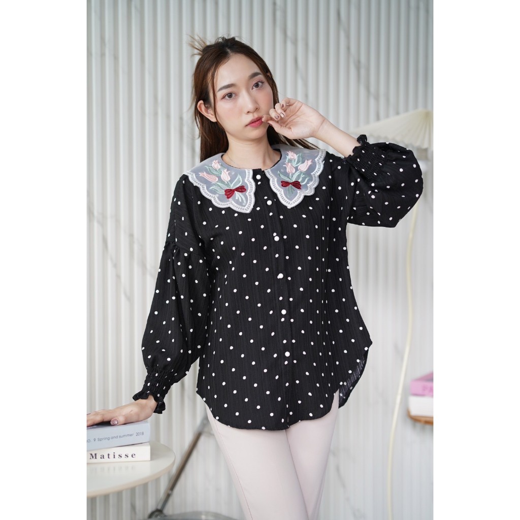 ป้าย Saturday เสื้อผ้าเนื้อนิ่มพิมพ์ลายจุดแต่งปกผ้าแก้วปักดอกไม้ อก 42 นิ้ว ยาว 26 นิ้ว - รูปที่ 6