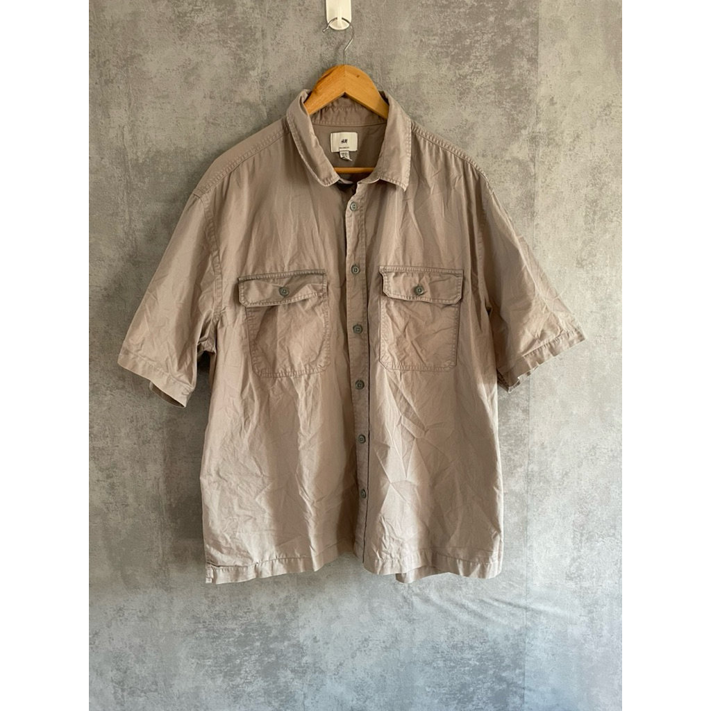 เสื้อเชิ้ต H and M….