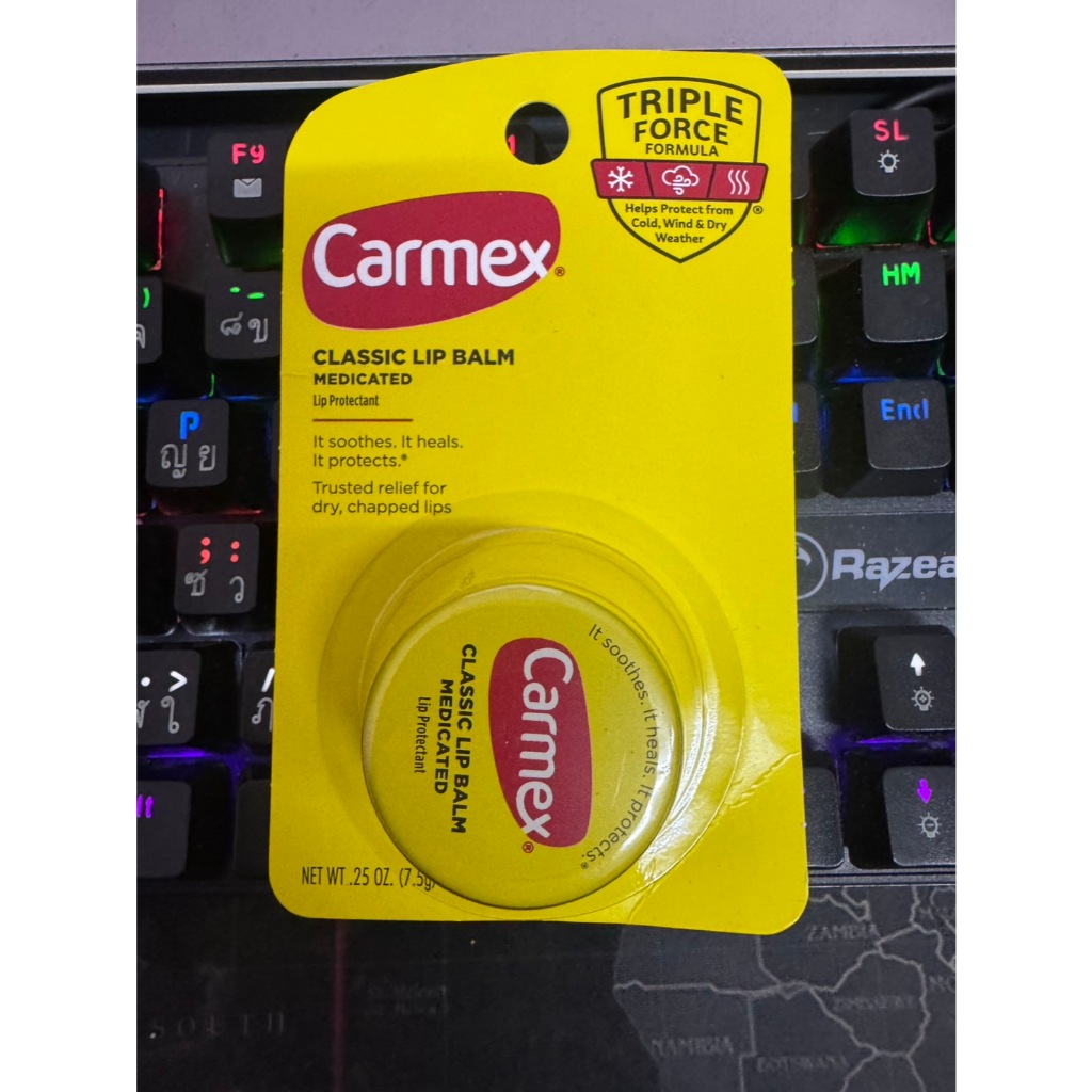 ❤️ไม่แท้คืนเงิน❤️ Carmex Moisturizing Lip Balm 7.5 g. ลิปบาล์มบำรุงริมฝีปาก นุ่ม ชุ่มชื้น ไม่เป็นขุย