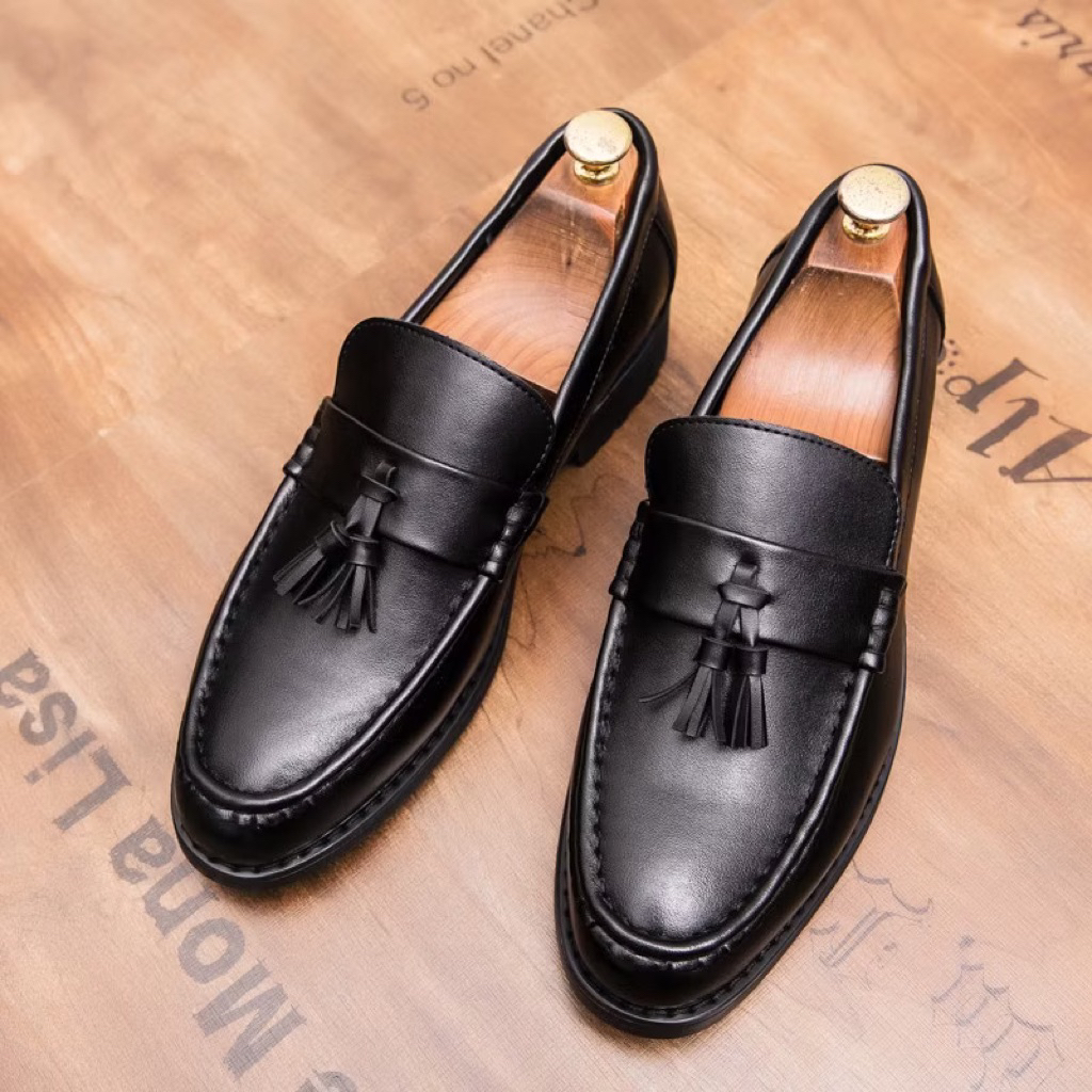 พร้อมส่ง รองเท้าหนังลำลอง ผู้ชาย Tassel loafer
