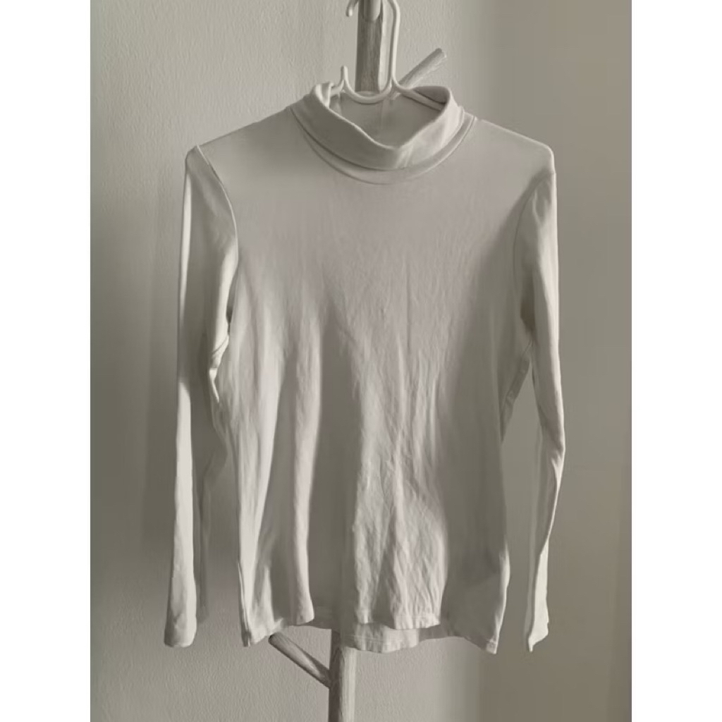 เสื้อคอเต่า Uniqlo M ส่งต่อ