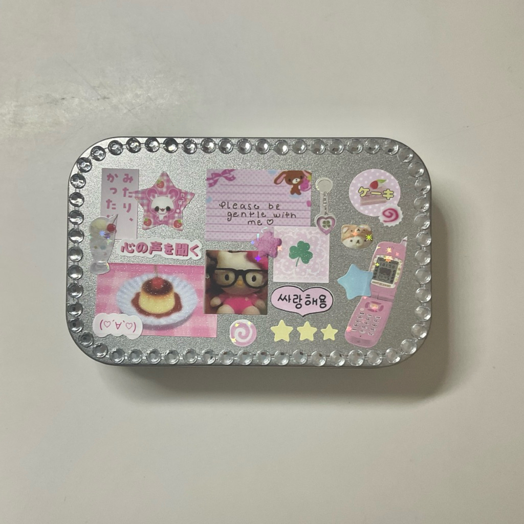 กล่องเหล็ก กล่องเหล็กติดสติ๊กเกอร์ กล่องเหล็กตกแต่งสติ๊กเกอร์ กล่องเก็บของ กล่อง Tin wallet พร้อมส่ง