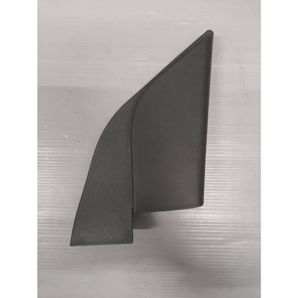 แผ่นปิดมุมประตูตัวใน NISSAN ALMERA N17 (หูช้างข้างขวา) 80292-3BG5A (เป็นอะไหล่แท้ Nissan)