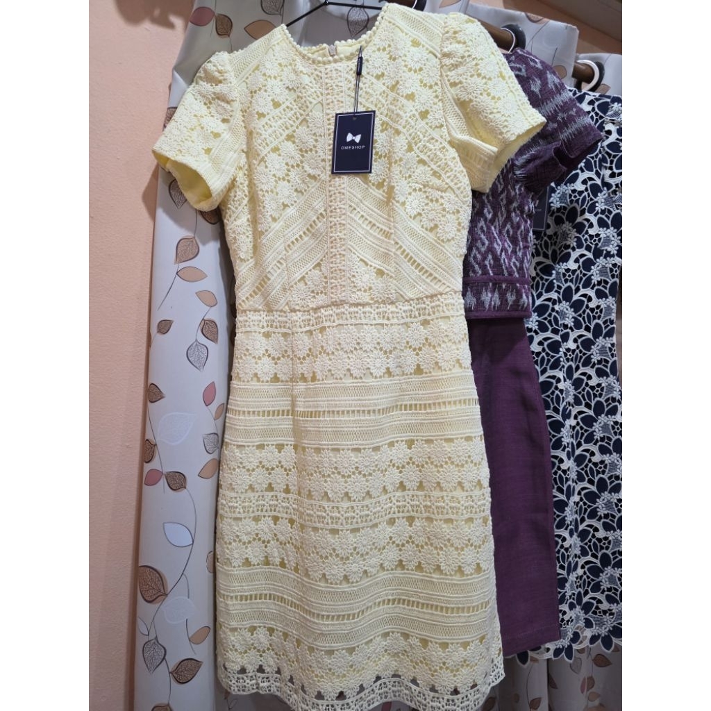 New size XS Omeshop(สีเหลือง) ป้ายห้อย ราคาเต็ม 1,000+ **โอนตรง ส่งฟรีค่ะ**