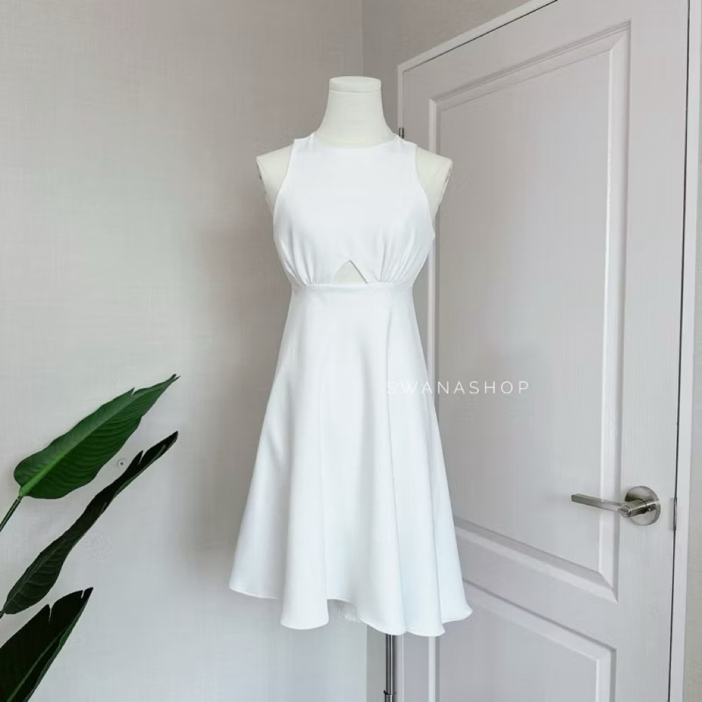 ส่งต่อ Swana.ss Liily dress เดรสแขนกุด เว้าหน้า 👰🏻‍♀️