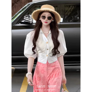 🌵Grace_chili🌵 เสื้อคอวีแขนพอง เสื้อเชิ้ตผู้หญิง ทรงสั้น Retro style เหมาะกับใส่เที่ยวพักผ่อน W626