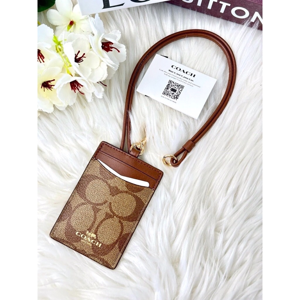 (สด-ผ่อน)สายคล้องคอ C✩achของเเท้100% ID LANYARD IN SIGNATURE CANVAS