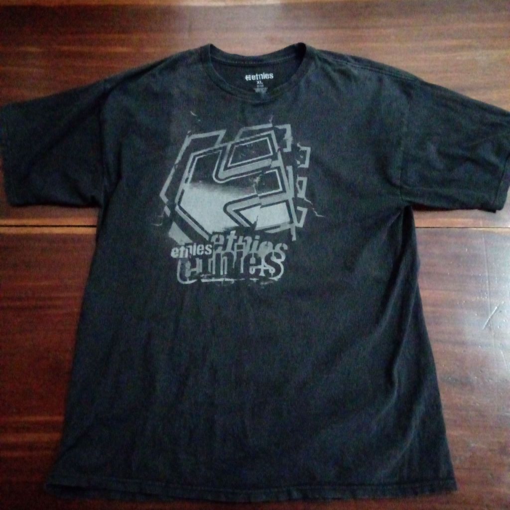 เสื้อสเก็ต Etnies skaterock.สาระรูปร็อคสตาร์