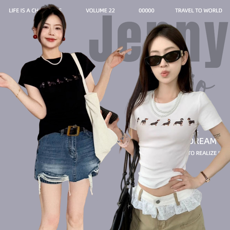 Jenny 🐕‍🦺พร้อมส่ง🦮Baby Teeสไตล์เจนนี่ Y2k เสื้อรัดรูป เสื้อยืดแขนสั้นสีขาว พิมพ์ดัชชุนด์ทรงเอวลอย เสื้อครอป สไตล์เกาหลี