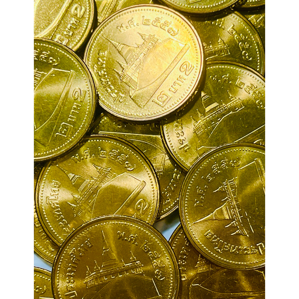 เหรียญ 2 บาท ปี 2557 ไม่ผ่านใช้ UNC จากถุงกรมฯ ผลิตน้อยอันดับ 1 ปี 2557 สีทอง อร่าม หายากที่สุด น่าส