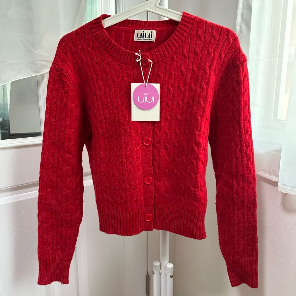 ส่งต่อ ✅ เสื้อคาร์ดิแกน ลายถัก แบรนด์ uiui.stuffs
