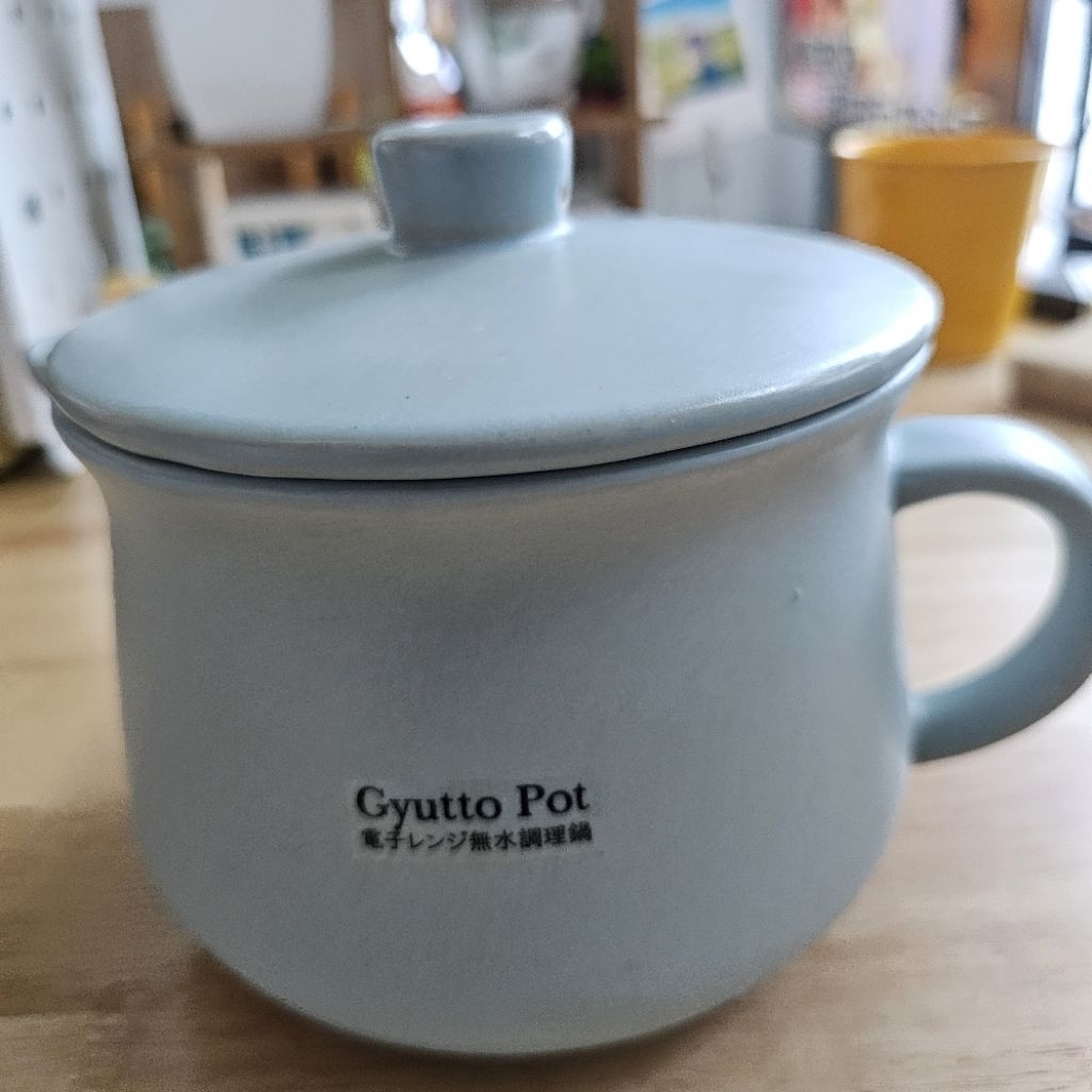 หม้อตุ๋น Gyutto Pot สีเขียว สามารถใช้ได้ในเตาไมโครเวฟและเตาแก๊ส