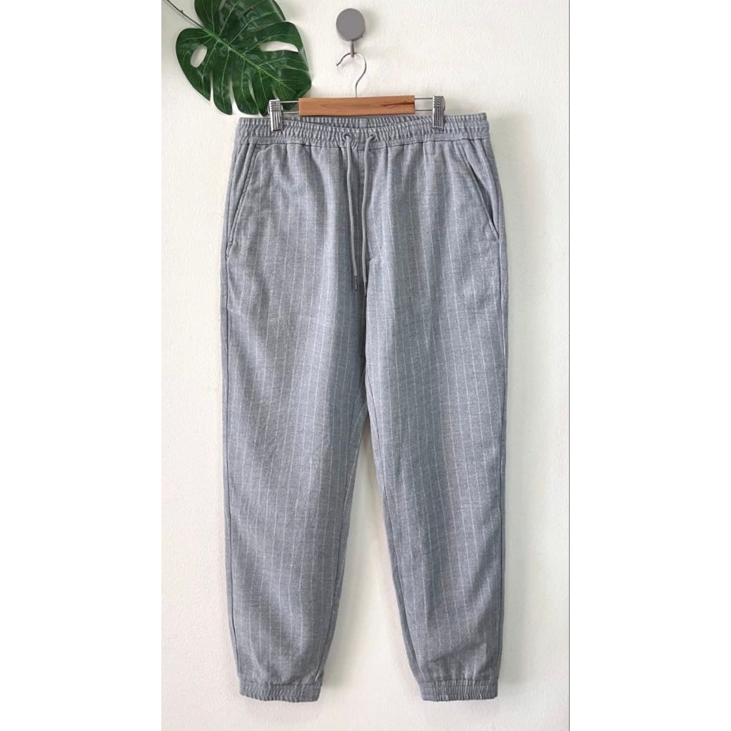 GU Jogger pants สีเทาลายทาง