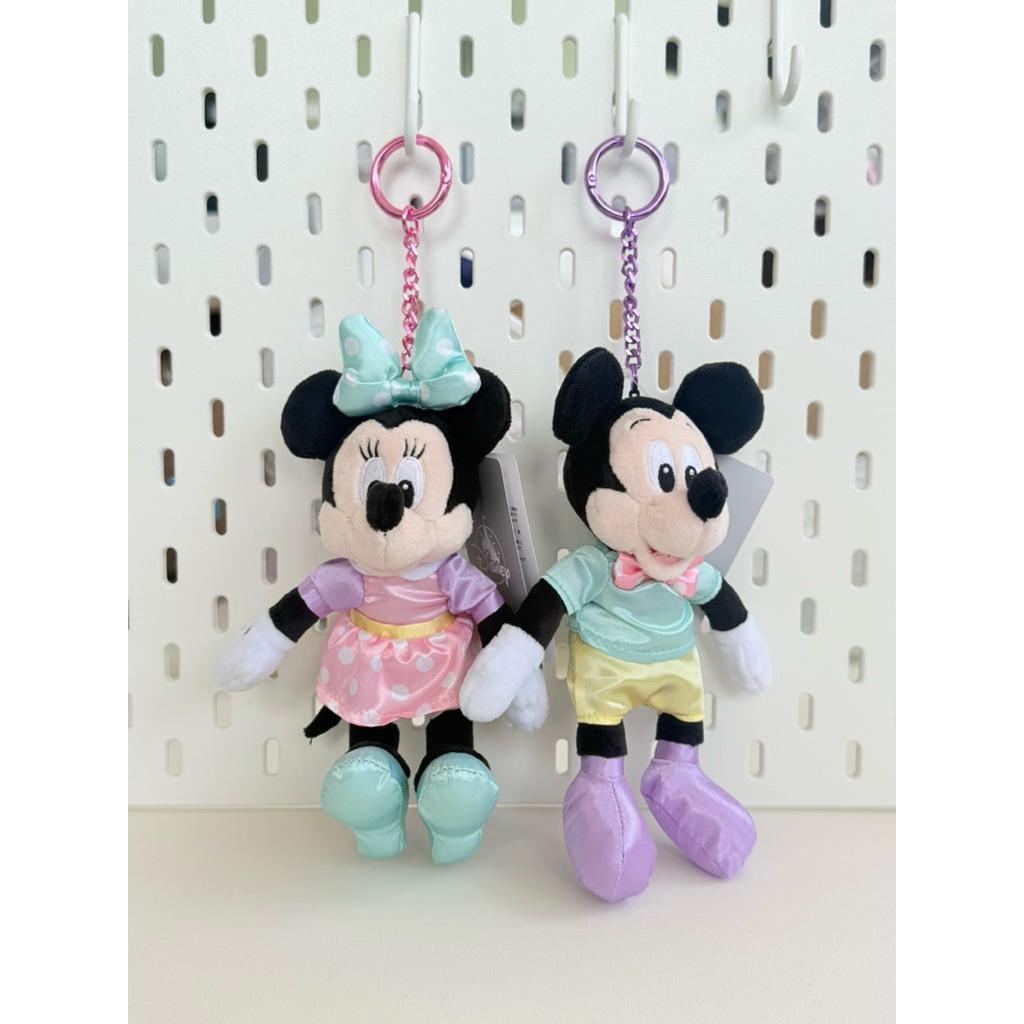 พร้อมส่งที่ไทย ✅  พวงกุญแจ Mickey Mouse และ Minnie Mouse