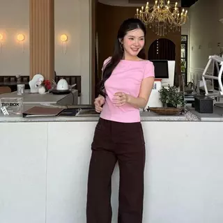 SLEEK BASIC TEE ( ทุกสีพร้อมส่ง) เสื้อยืดคอปาดเนื้อผ้าคอตตอลนุ่มใส่สบาย