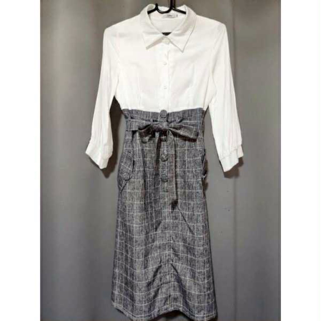 ส่งต่อ เดรสเลขาคิม ป้าย kalisa