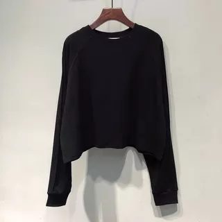 เสื้อครอปแขนยาวไซส์ใหญ่ สีพื้น oversize เสื้อผ้าสาวอวบมินิมอลทรงหลวมสไตล์เกาหลี เสื้อยืดสวยผู้หญิงแฟชั่นญี่ปุ่นมาใหม่