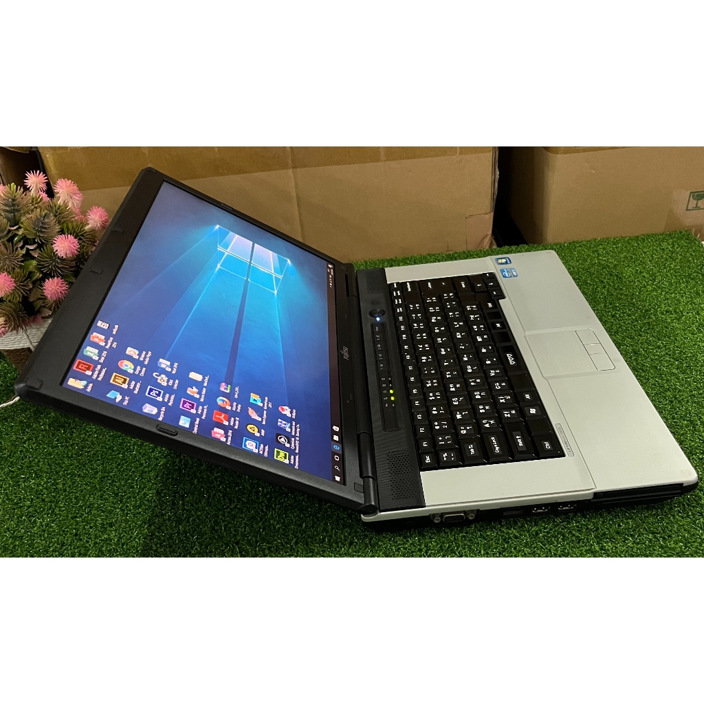โน๊ตบุ๊ค Fujitsu E 741/D lntel (R) Core (TM) i5 - 2520 M CPU  2.50  ghz 2.50 ghz windows 10 pro
