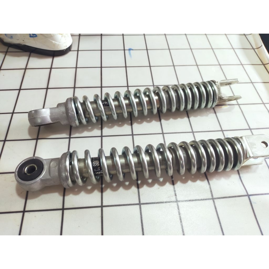 ฮอนด้าโช๊คหน้า Honda C50 C70,C90C700,C900 Custom,คัสต้อม