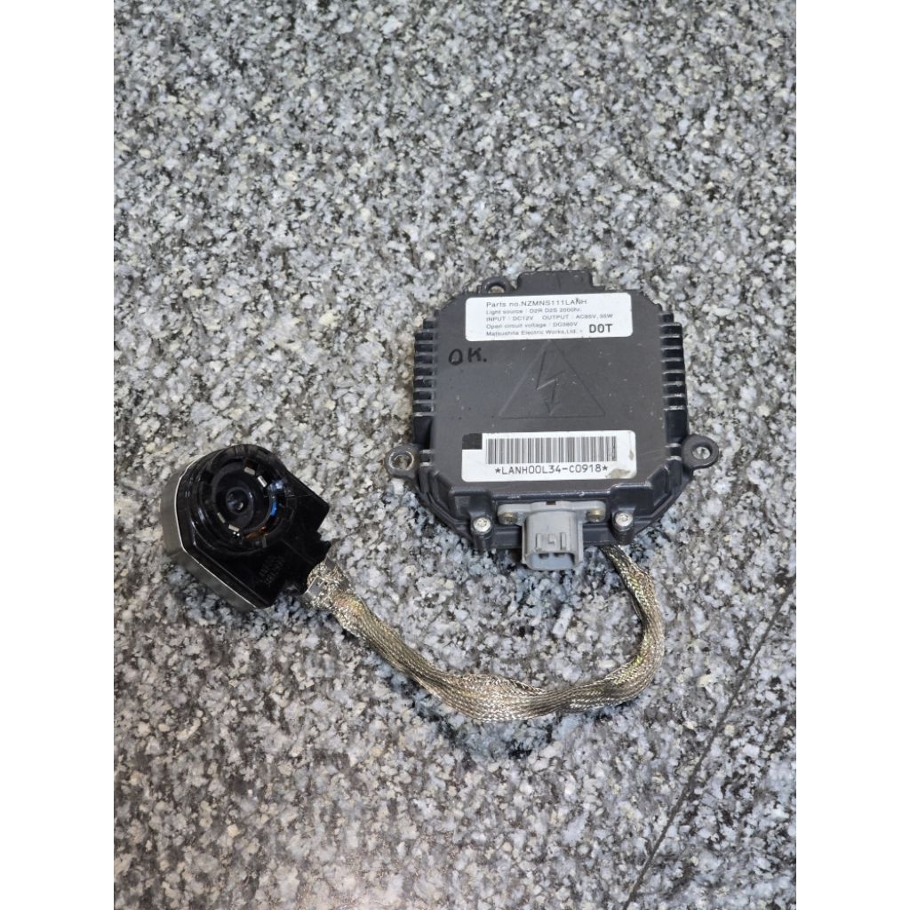 บัลลาสต์ไฟซีนอล Ballast Xenon Suzuki swift ZC32S แท้ญี่ปุ่น