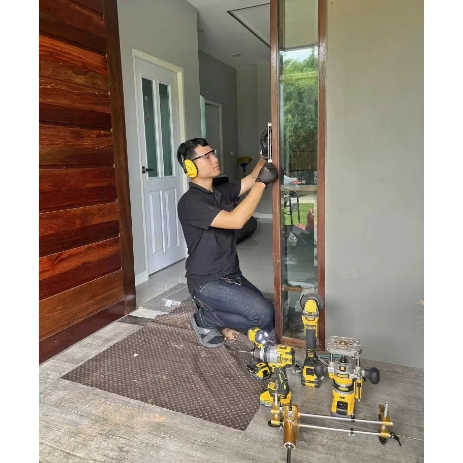 ช่างติดตั้งกลอนประตูดิจิตอล Digital Door Lock ประตูบานเลื่อน บานผลัก โดยช่างมืออาชีพ