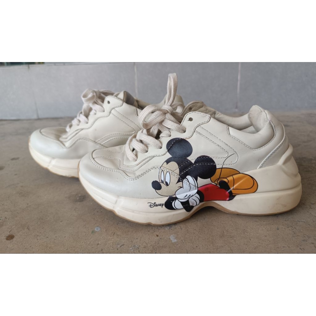 รองเท้ามือสอง gucci คอแลป disney แท้ 100% size 36/23.5 cms(made in italy)**ส่งด่วน