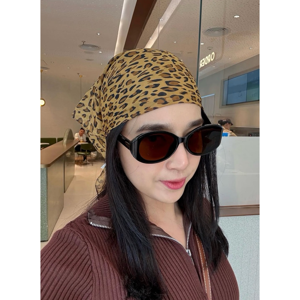 ผ้าเช็ดหน้าลายเสือ ม้าลาย 🦓🐆 ซาฟารี SAFARI (เนื้อผ้าคอตตอน) ใช้โพกหัว ผูกผม ผ้าพันคอ เช็ดหน้าซับเหงื่อได้ ขนาด 50 cm. - รูปที่ 2