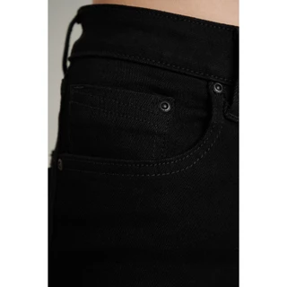 Mc JEANS กางเกงยีนส์ผู้หญิง ทรงขาเข้ารูป (Slim) เอวกลาง สีดำฟอกเข้ม MFSZ243 เนื้อผ้ายีนส์ 11.25oz
