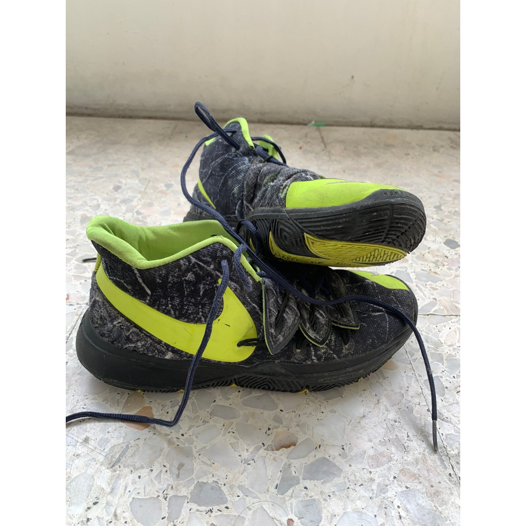 รองเท้าบาส Nike kyrie Ep.taco5 8US 39